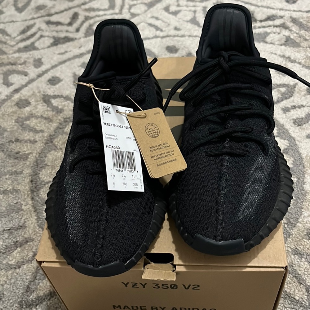 Yeezy 350 V2